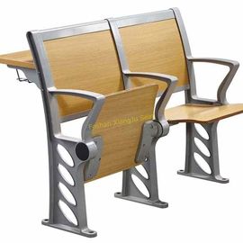 Chine La chaise et le bureau en bois d'allocation des places de style simple ont placé pour la salle de conférences/salle de classe fournisseur